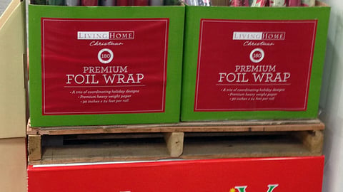 BJ's 'Holiday' Pallet Display