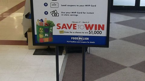 Food Lion 'MVP Coupon Hub' Stanchion Sign