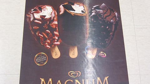 Magnum 'Chocolate Pleasure' Floor Cling