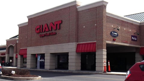 Giant-Carlisle Exterior