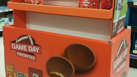 Walgreens Hershey 'Game Day Favorites' Dump Table