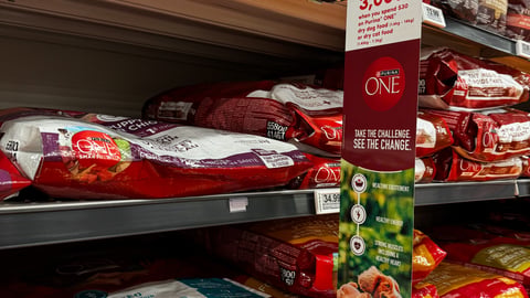 Loblaws Purina 'Take The Challenge' Aisle Violator