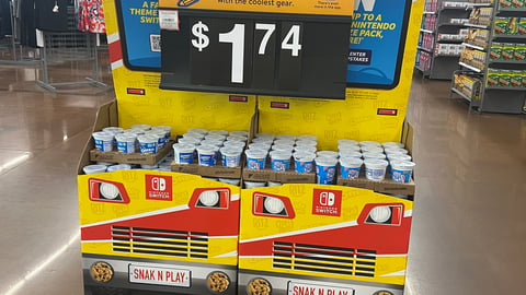 Nabisco 'Snak N Play' Aisle Display