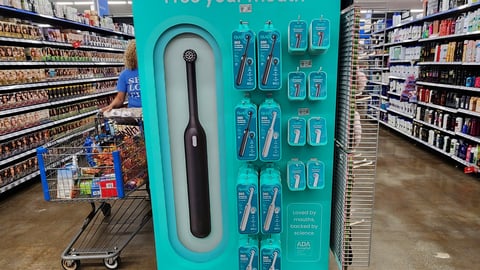 Quip 'Free Your Mouth' Endcap Display